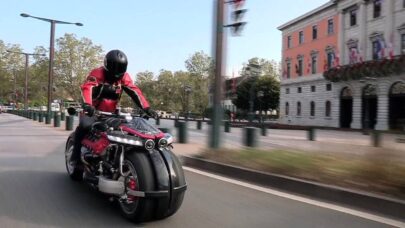 Deux motos volantes : Speeder aux États-Unis et Lazareth en France !