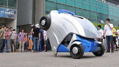 Armadillo-T, la voiture électrique repliable !
